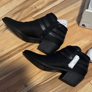 Life Stride Black Ankle Booties 8.5 W